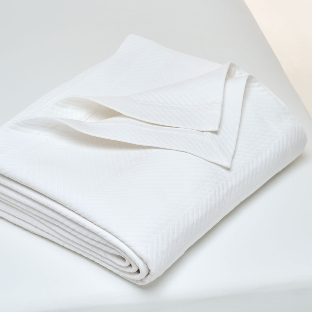 08-01-0081-Colcha-Essence-Branco-