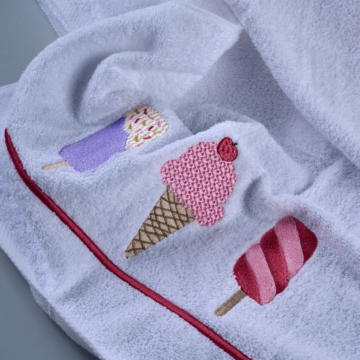 07-02-0165-Kit-Banho-e-Rosto-Ice-Cream-Branco-Pink-