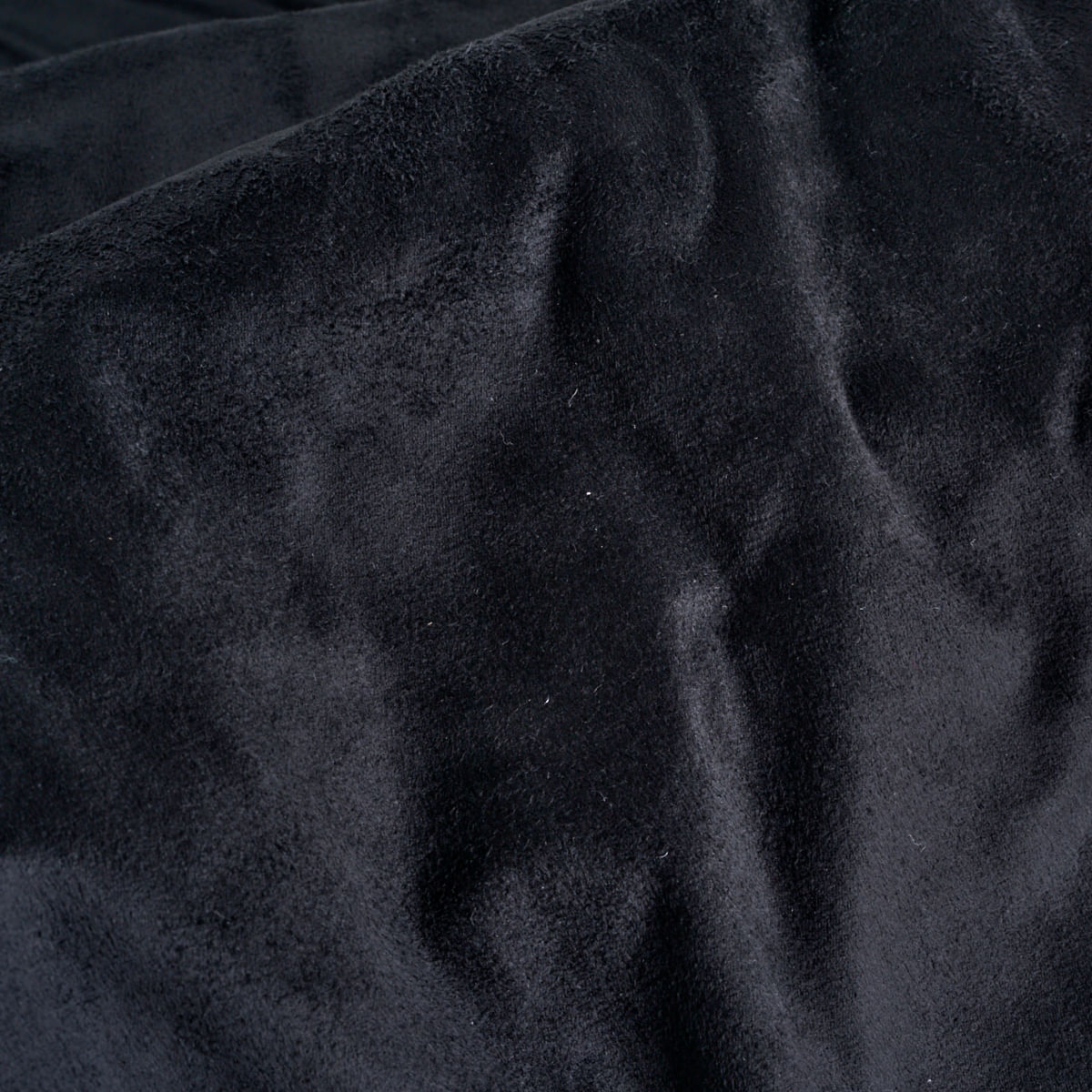 01-15-0047-Peseira-Velluto-Preto-