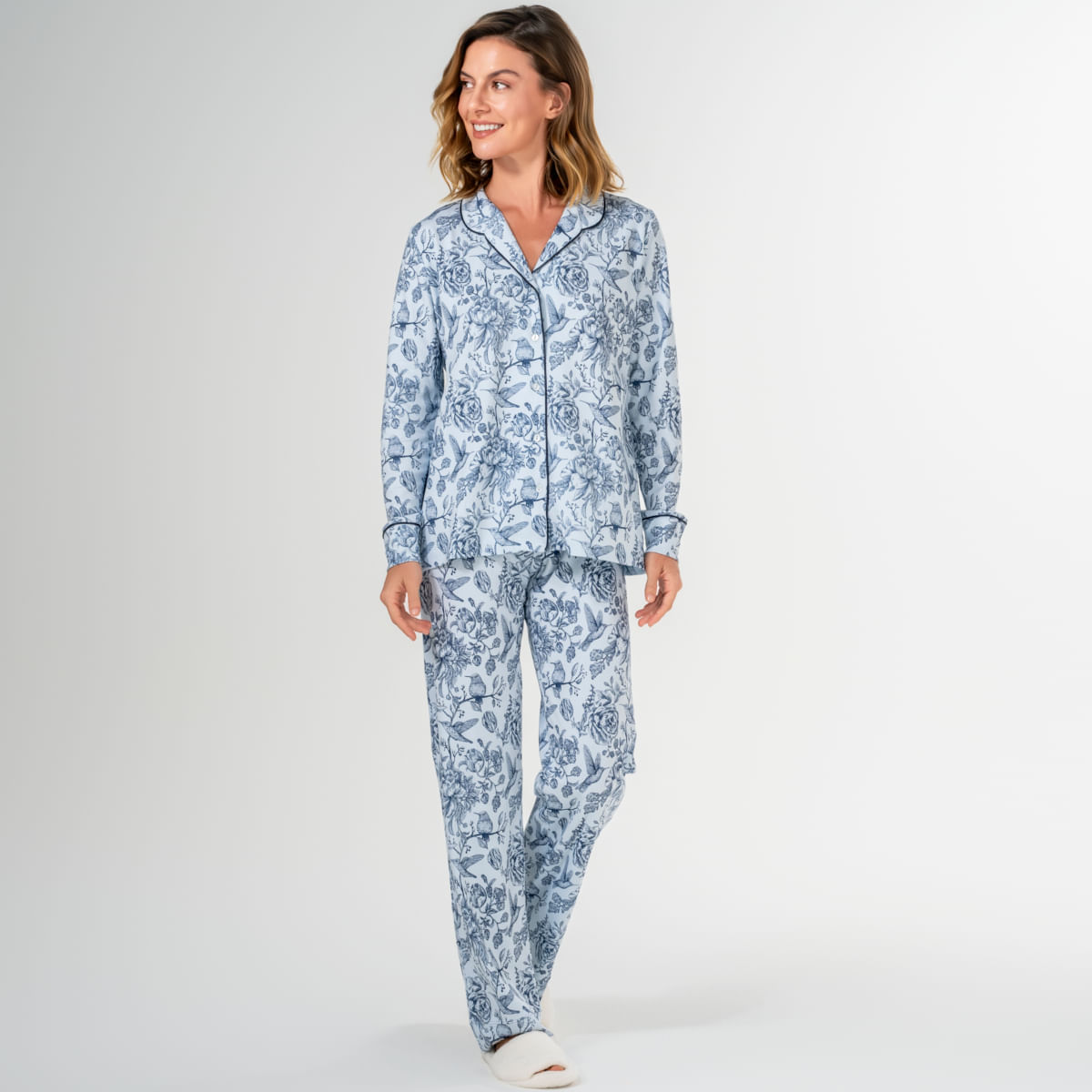 08-04-0007-Pijama-Lilibet-Longo-Azul---06-02-0000-Chinelo-Bruna-Creme-006.jpg