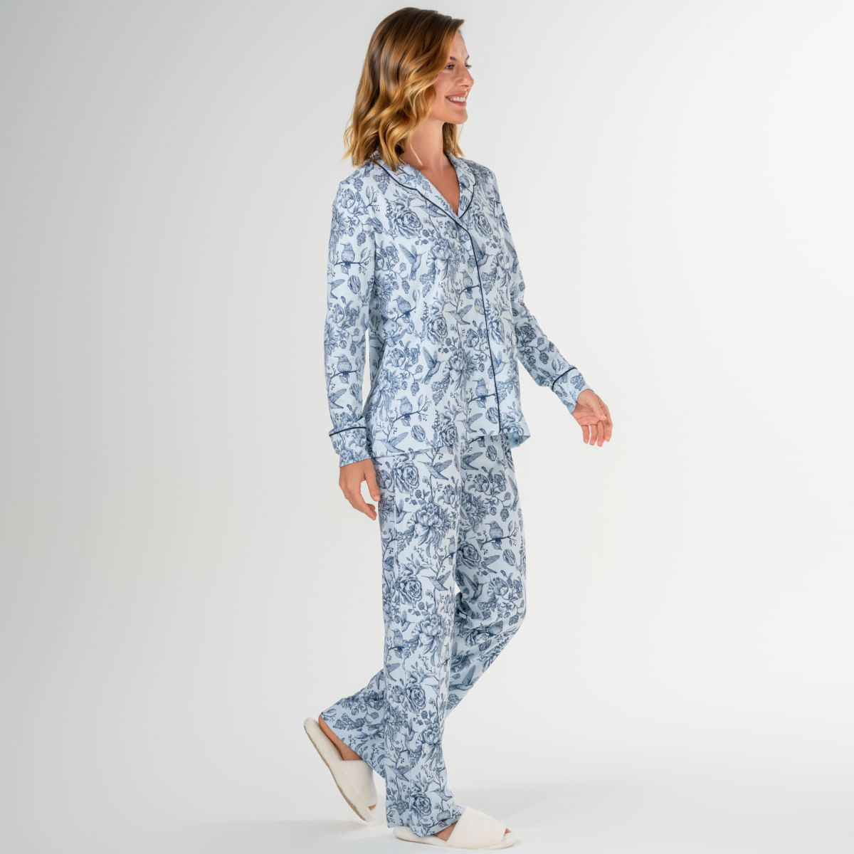 08-04-0007-Pijama-Lilibet-Longo-Azul---06-02-0000-Chinelo-Bruna-Creme-011.jpg