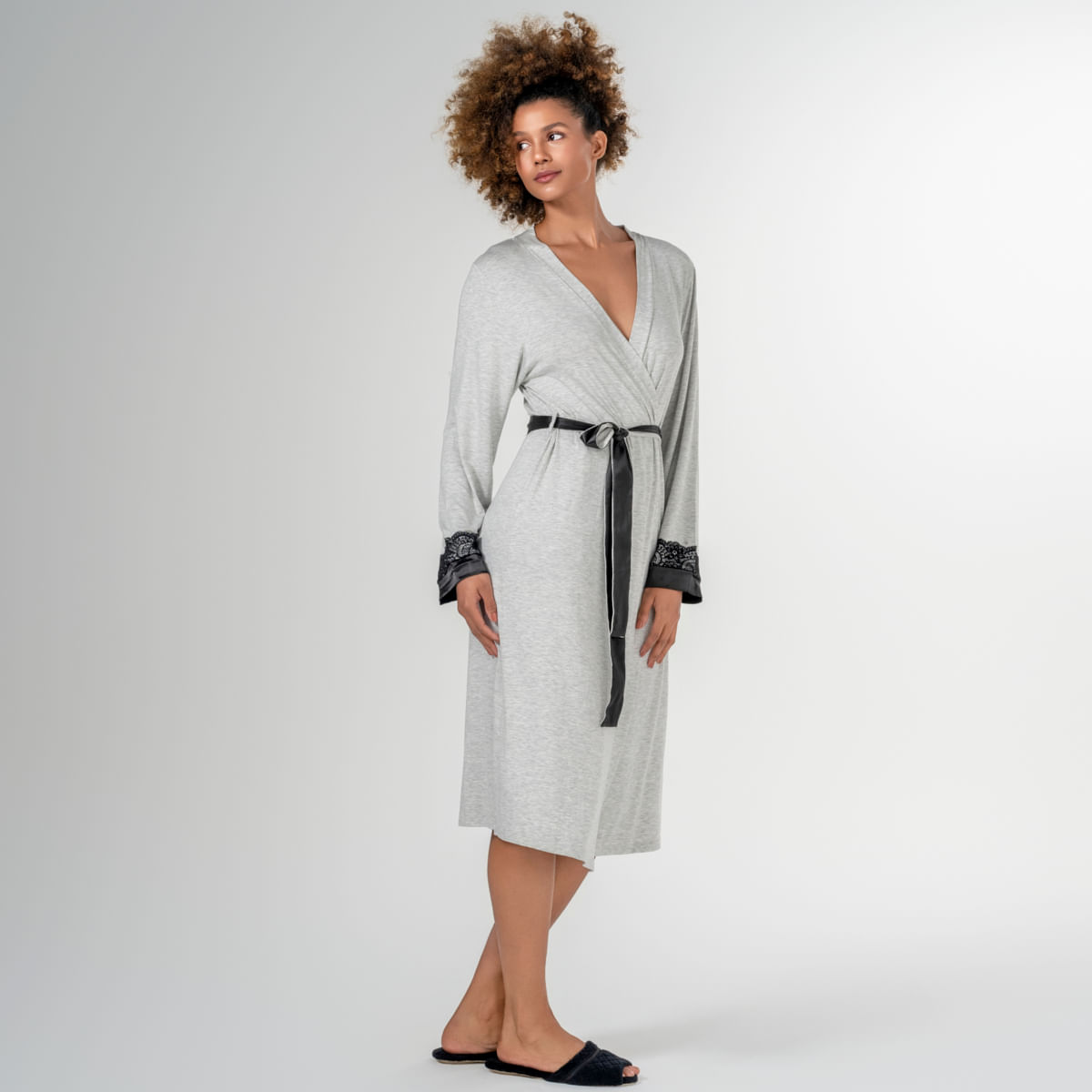 06-04-0017-Robe-Mandy-Mescla-Preto----06-02-0017-Chinelo-Mari-Preto-018.jpg