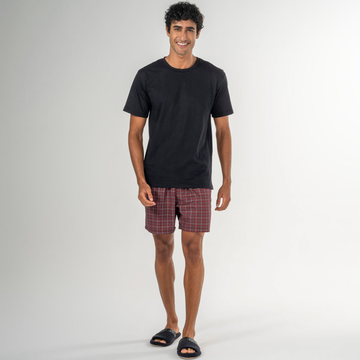06-05-0016-Pijama-Nicolau-Preto-Vermelho-006.jpg