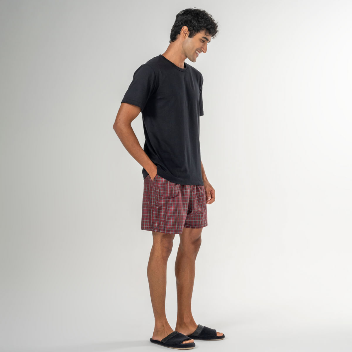 06-05-0016-Pijama-Nicolau-Preto-Vermelho-015.jpg