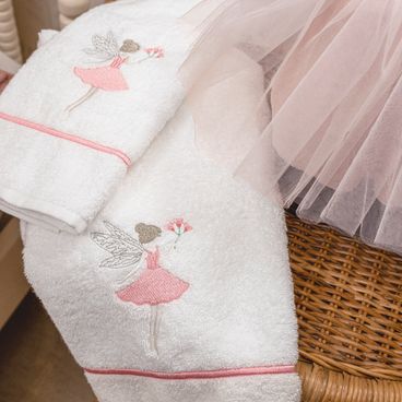 Kit Banho e Rosto Infantil Mystical - Branco / Rosa