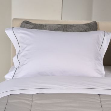 Kit Fronha 500 Fios Singular - Branco / Prata