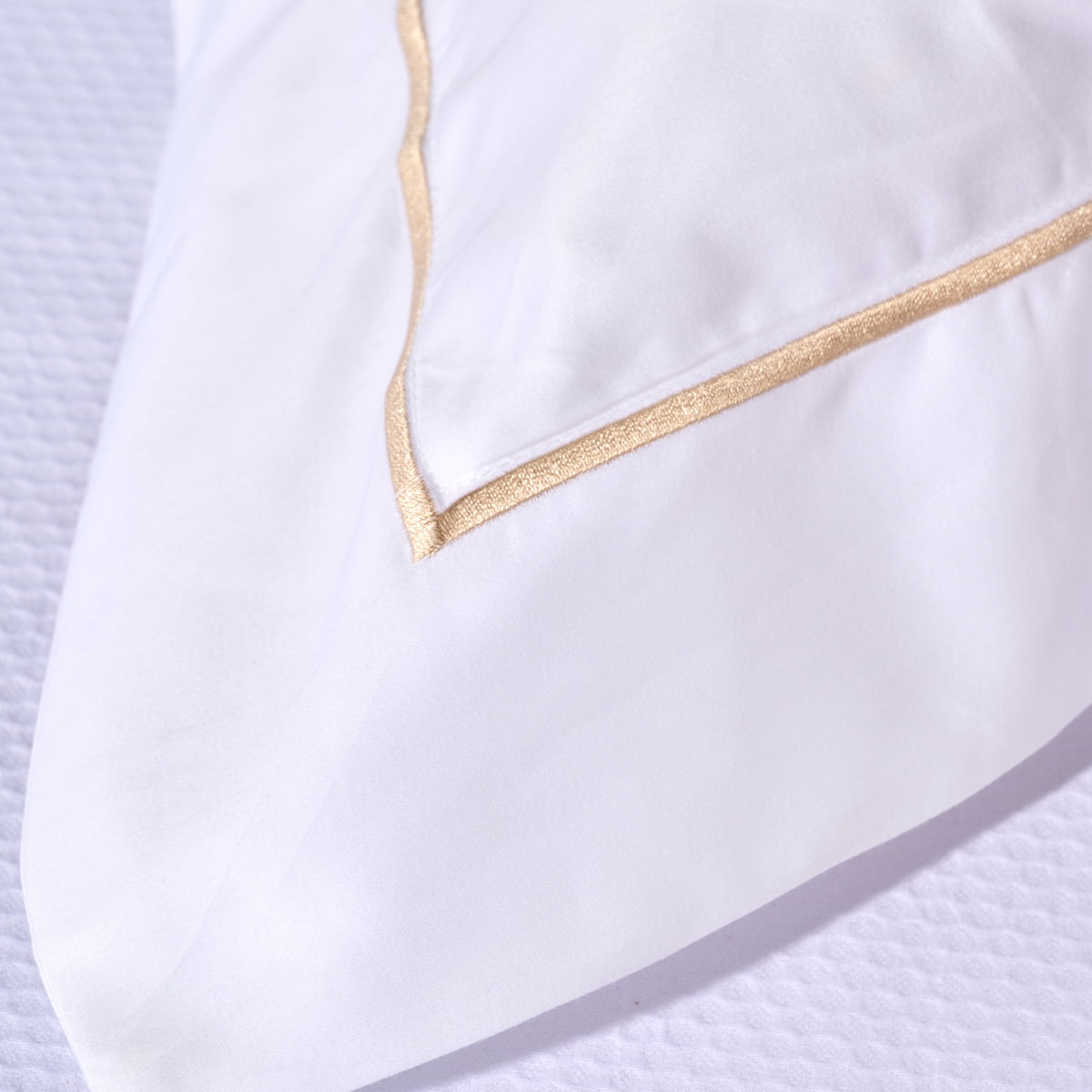 01-09-0688-Kit-Fronha-Singular-Branco-Rosa-002